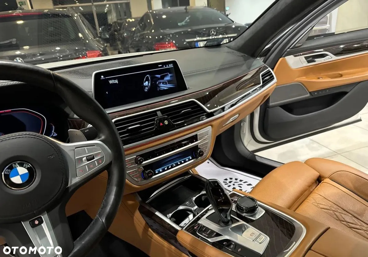 BMW Seria 7 750Li xDrive sport - 29