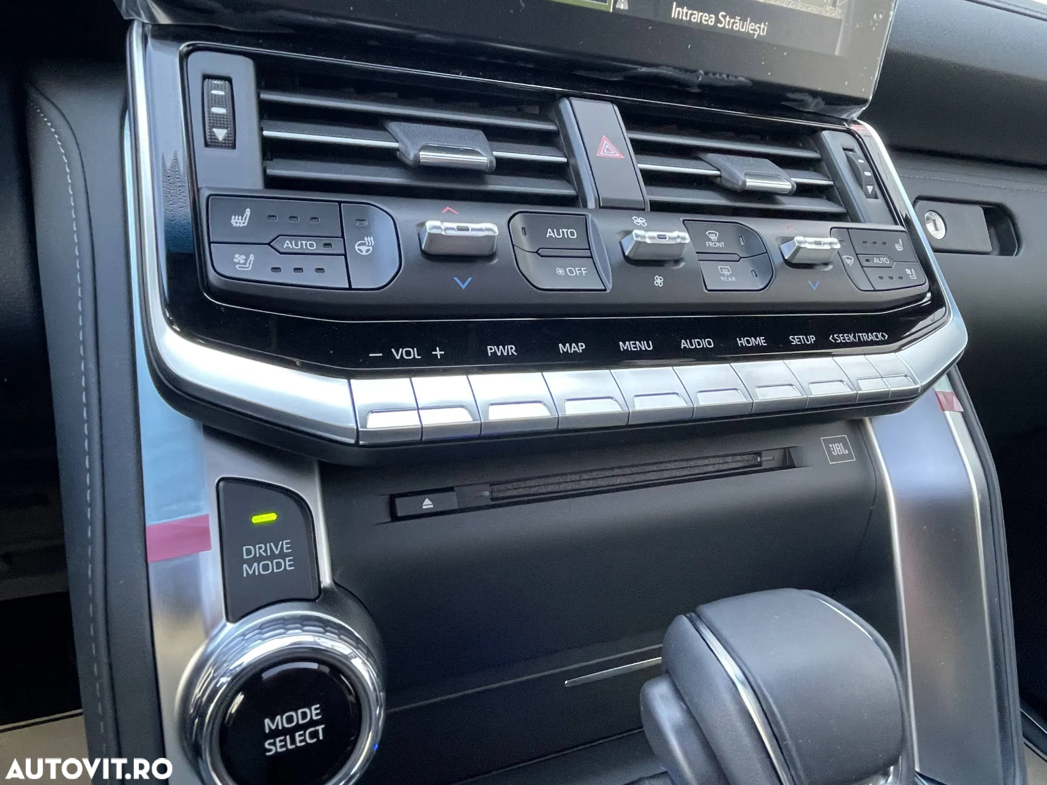 Toyota Land Cruiser 300 - 16