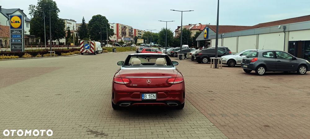 Mercedes-Benz Klasa C 300 9G-TRONIC - 11