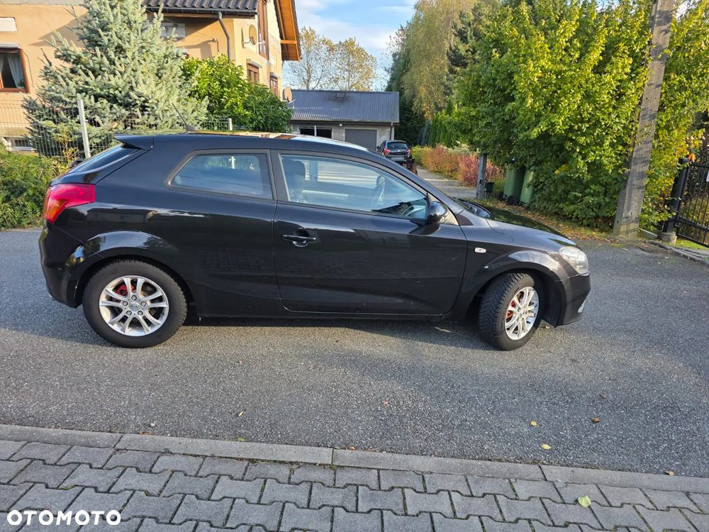 Kia ProCeed - 24