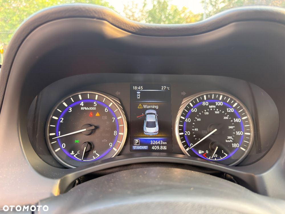 Infiniti Q60 - 8
