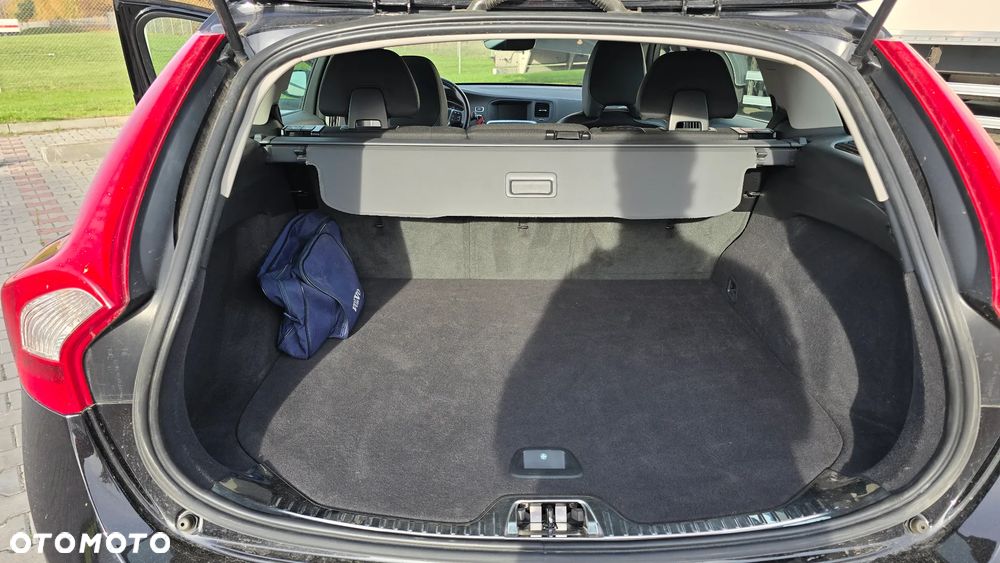 Volvo V60 D4 Momentum - 14