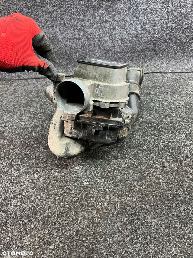 przepływomierz obudowa filtra powietrza vw jetta 1.3b - 4