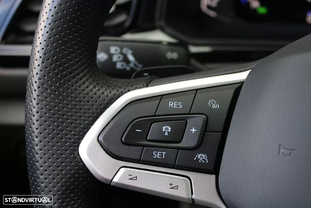 VW T-Roc 2.0 TDI R-Line DSG - 32