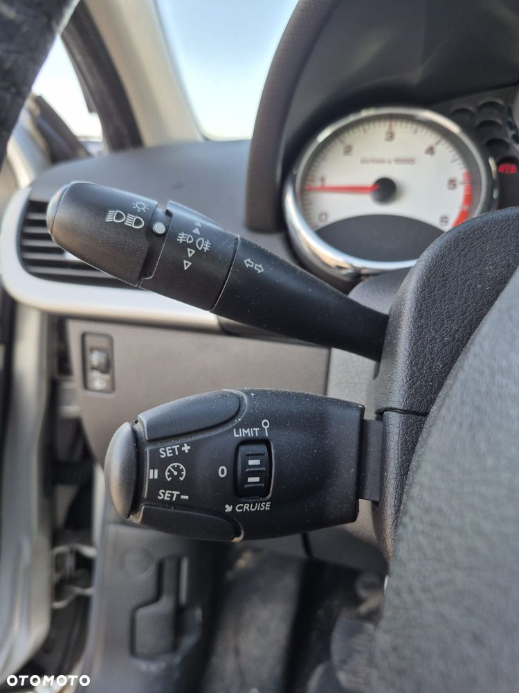 Peugeot 207 1.6 HDi - 20