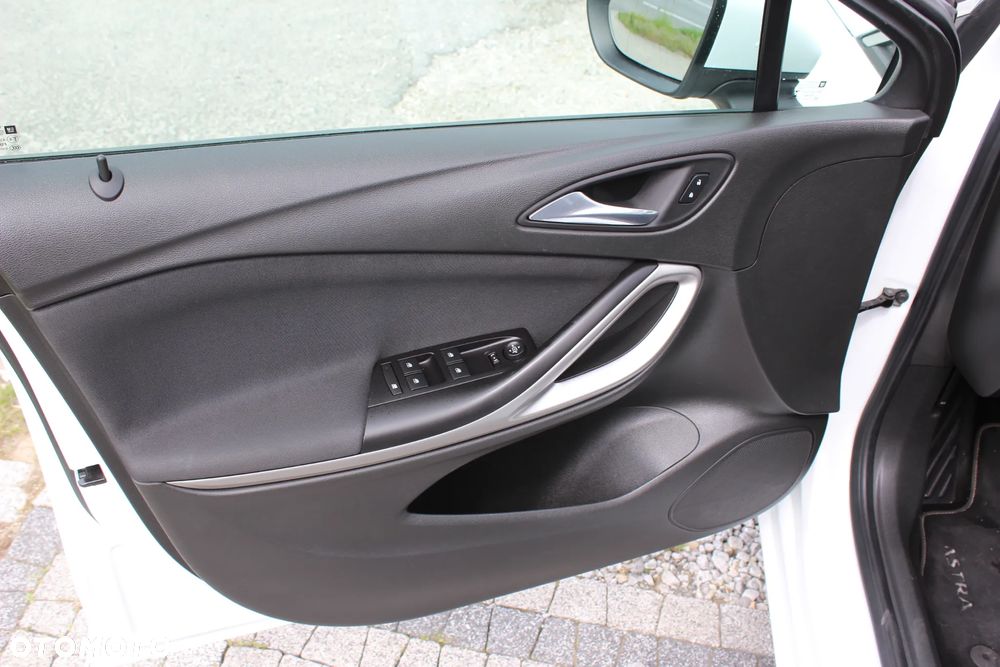 Opel Astra 1.4 Turbo Edition - 17