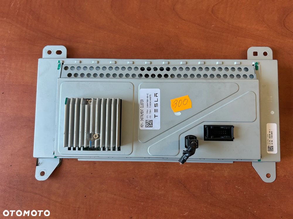 LICZNIK WYŚWIETLACZ EU 1004788-00-E TESLA - 2