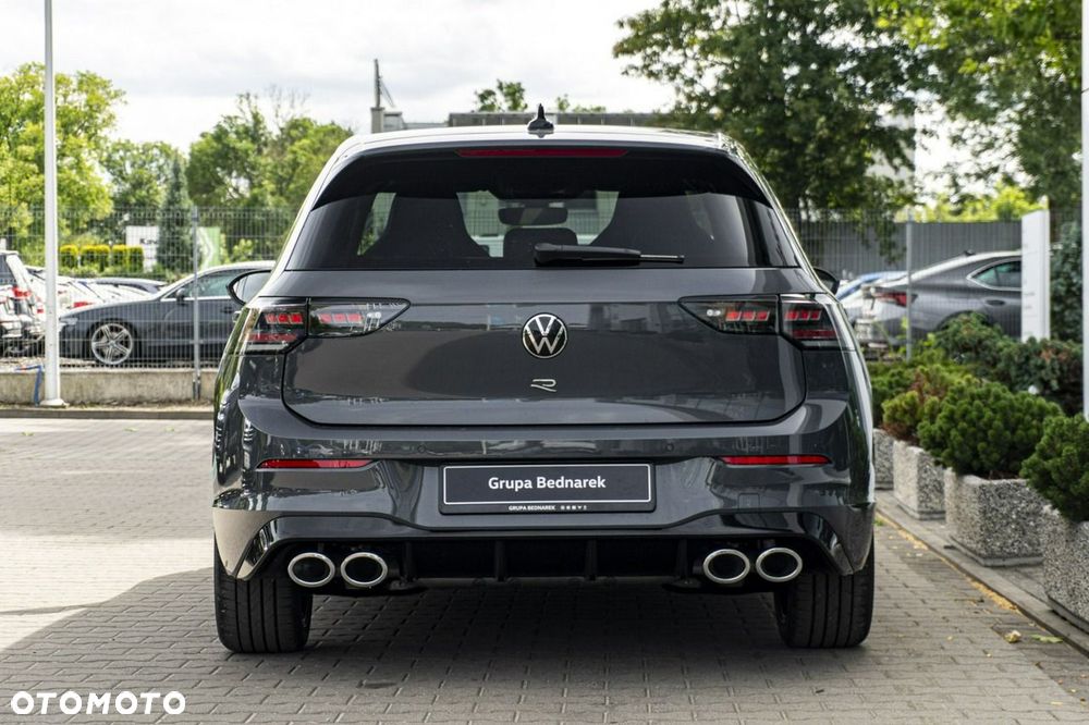 Volkswagen Golf - 10