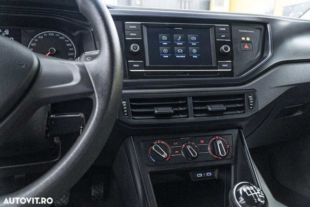 Volkswagen Polo 1.0 Comfortline - 24