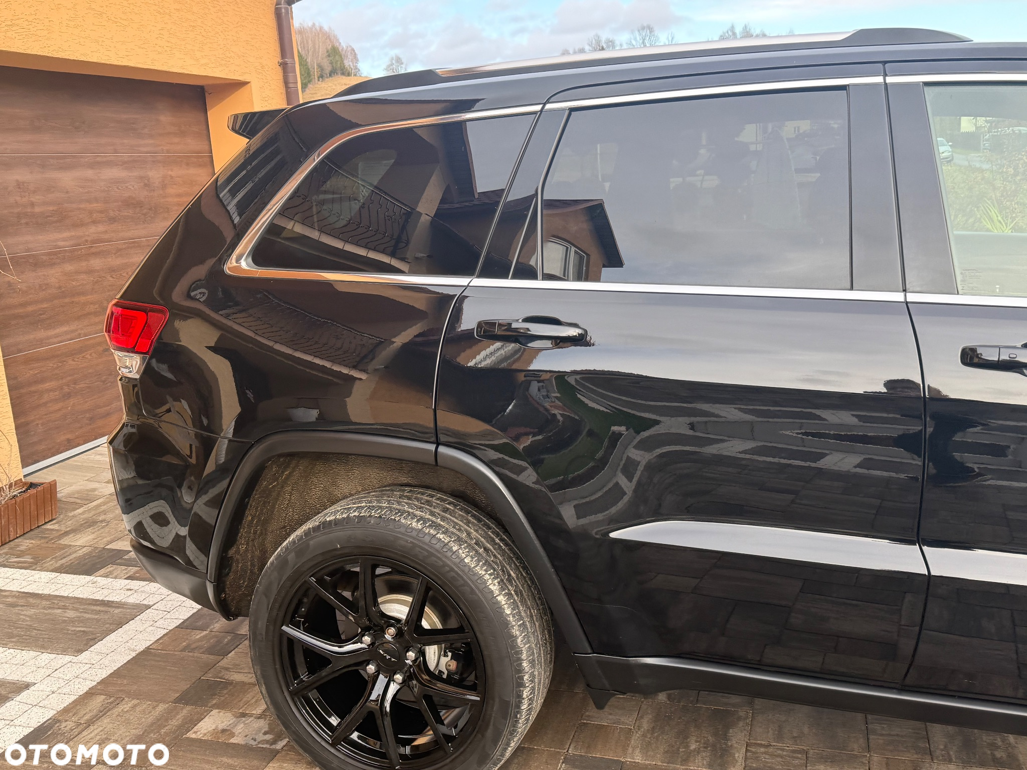 Jeep Grand Cherokee - 26