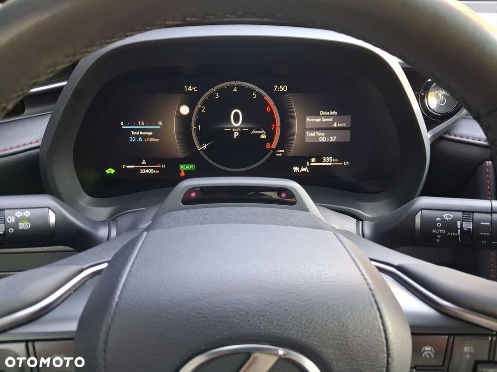 Lexus LBX - 11