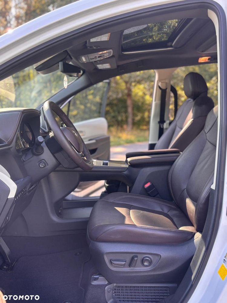 Toyota Sienna - 14