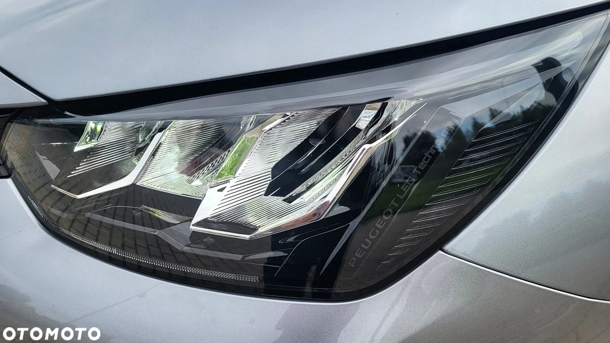 Peugeot 208 1.2 mHEV Allure - 15