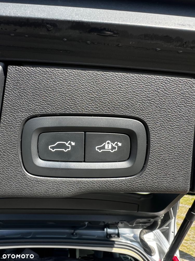 Volvo XC 60 B4 D AWD Geartronic Momentum Pro - 21