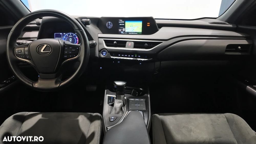 Lexus UX 250h - 15