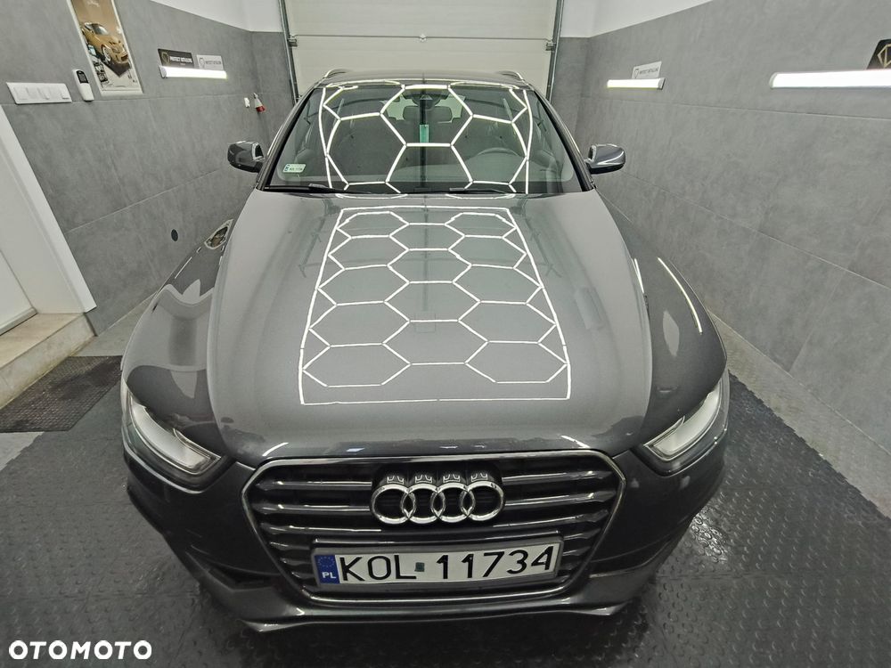 Audi A4 Avant 2.0 TDI Quattro Line S tronic - 4