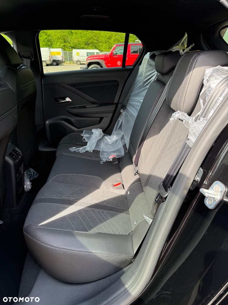 Opel Astra 1.2 T mHEV GS S&S eDTC - 15