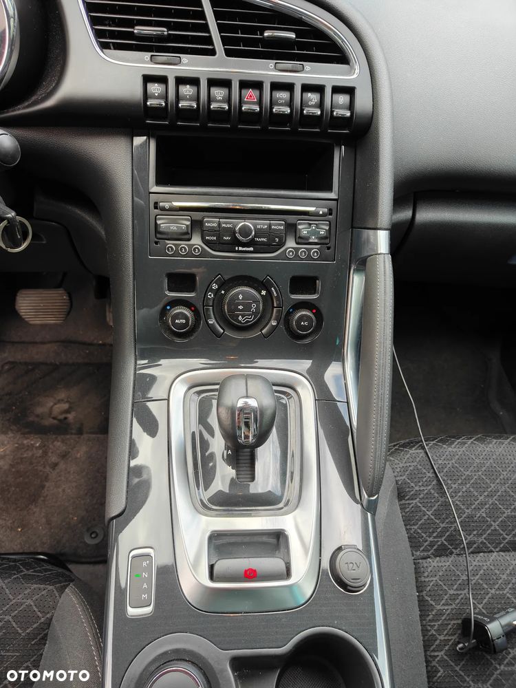 Peugeot 3008 Hybrid4 - 14