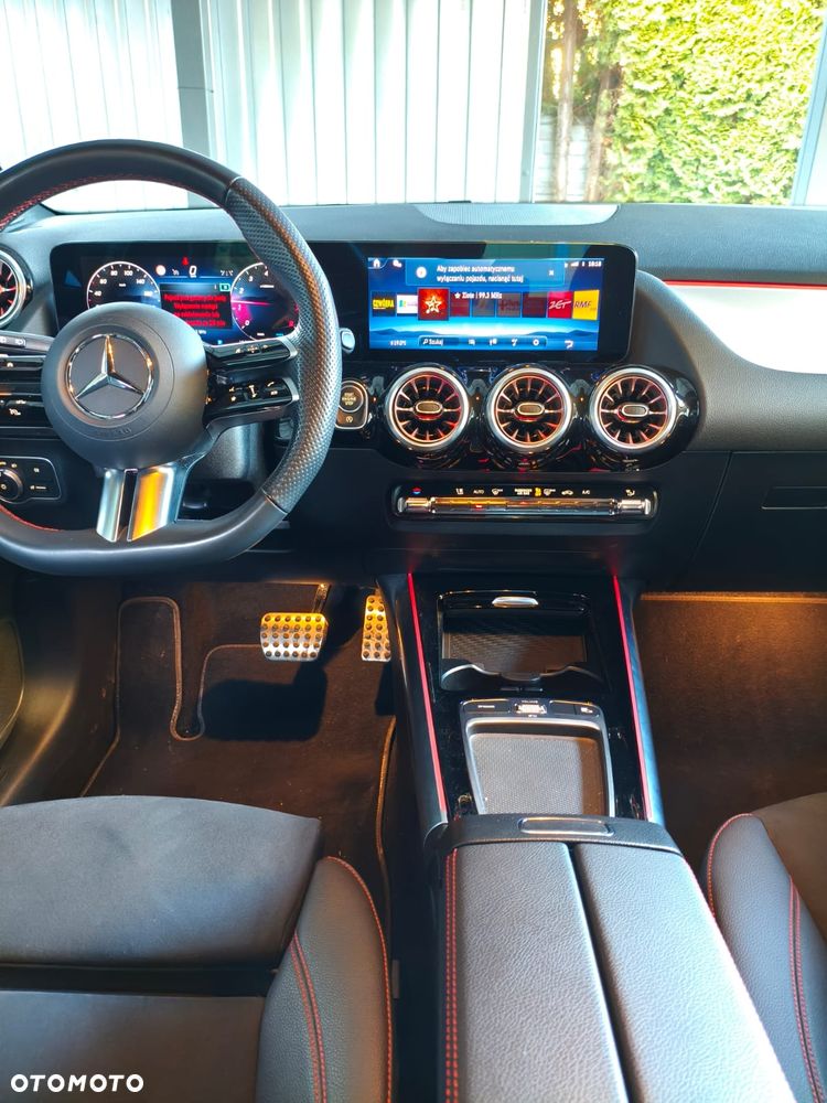 Mercedes-Benz GLA 200 AMG Line - 4