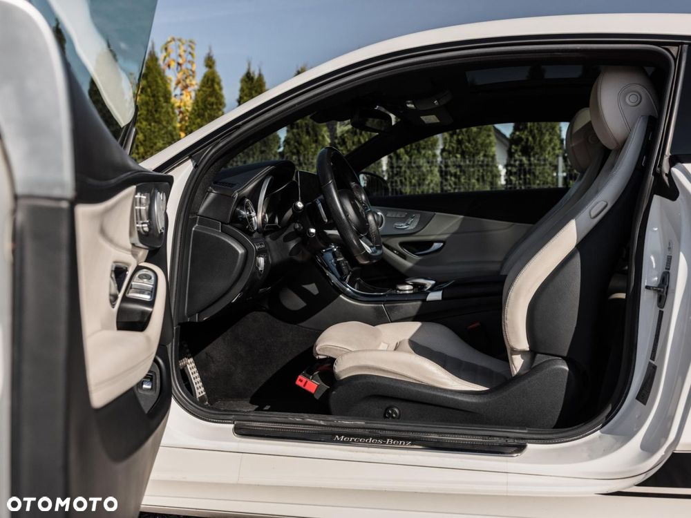 Mercedes-Benz Klasa C 300 9G-TRONIC - 10
