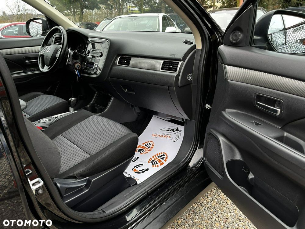 Mitsubishi Outlander 2.0 Instyle + 4WD CVT - 6