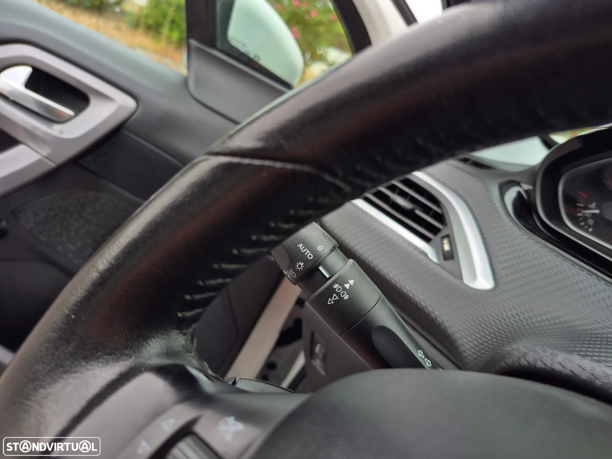 Peugeot 2008 1.2 PureTech Style - 18