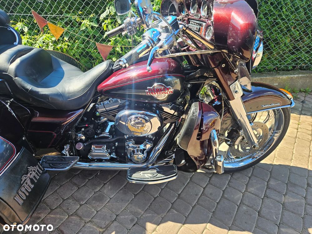 Harley-Davidson FLH Electra Glide - 25