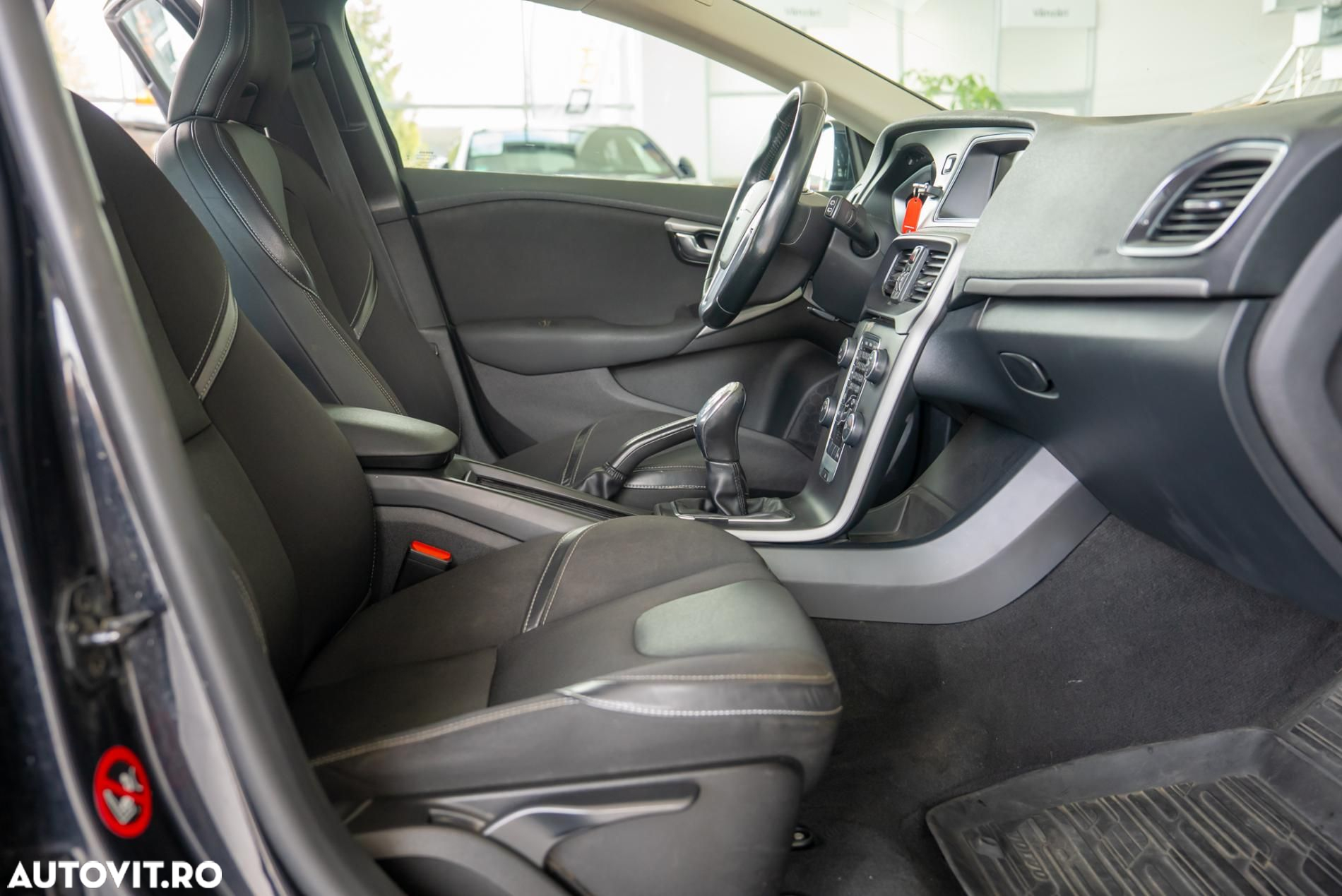 Volvo V40 D2 Momentum - 16