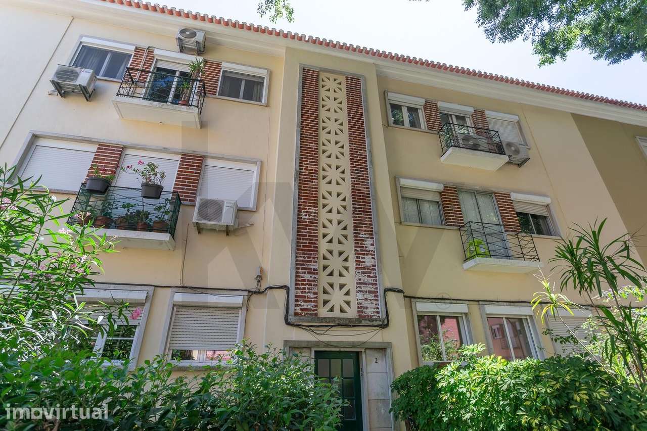 T2 Renovado e Mobilado com Logradouro e Atelier / Escritório — Bairro - Grande imagem: 5/42