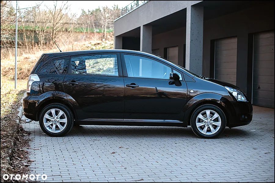 Toyota Corolla Verso - 5