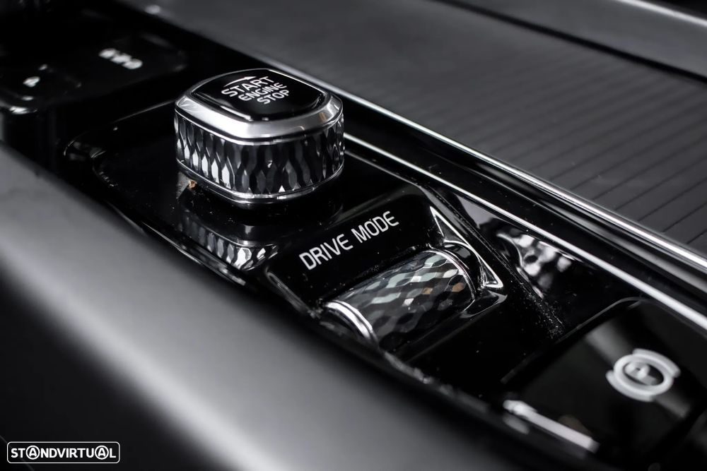 Volvo XC 60 2.0 T8 PHEV Momentum AWD - 23