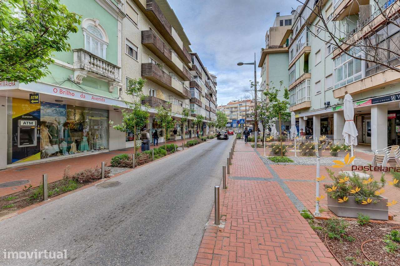 T1 junto à Estação da Amadora com Elevador - Grande imagem: 3/22
