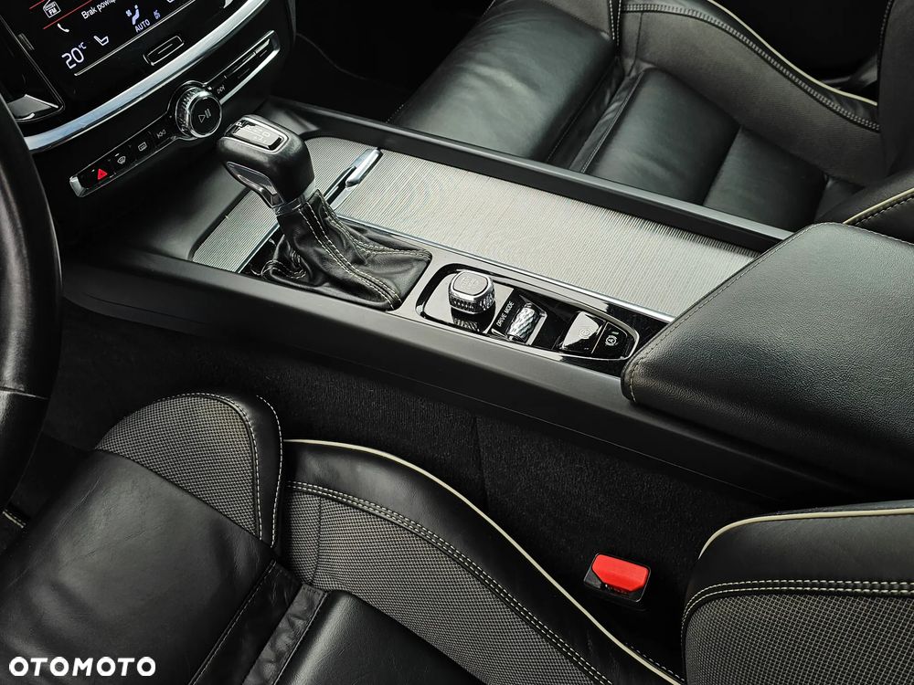 Volvo V60 D3 Geartronic R-Design - 30