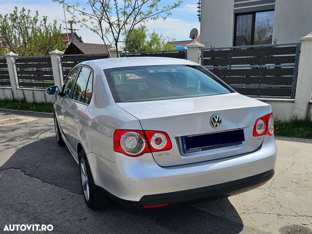 Volkswagen Jetta 1.9 TDI Comfortline - 9