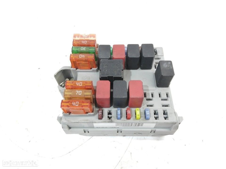 CAIXA RELÉS / FUSÍVEIS FIAT DOBLO CARGO 2006 - 4