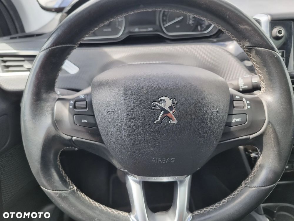 Peugeot 208 1.2 PureTech GPF Signature S&S - 12