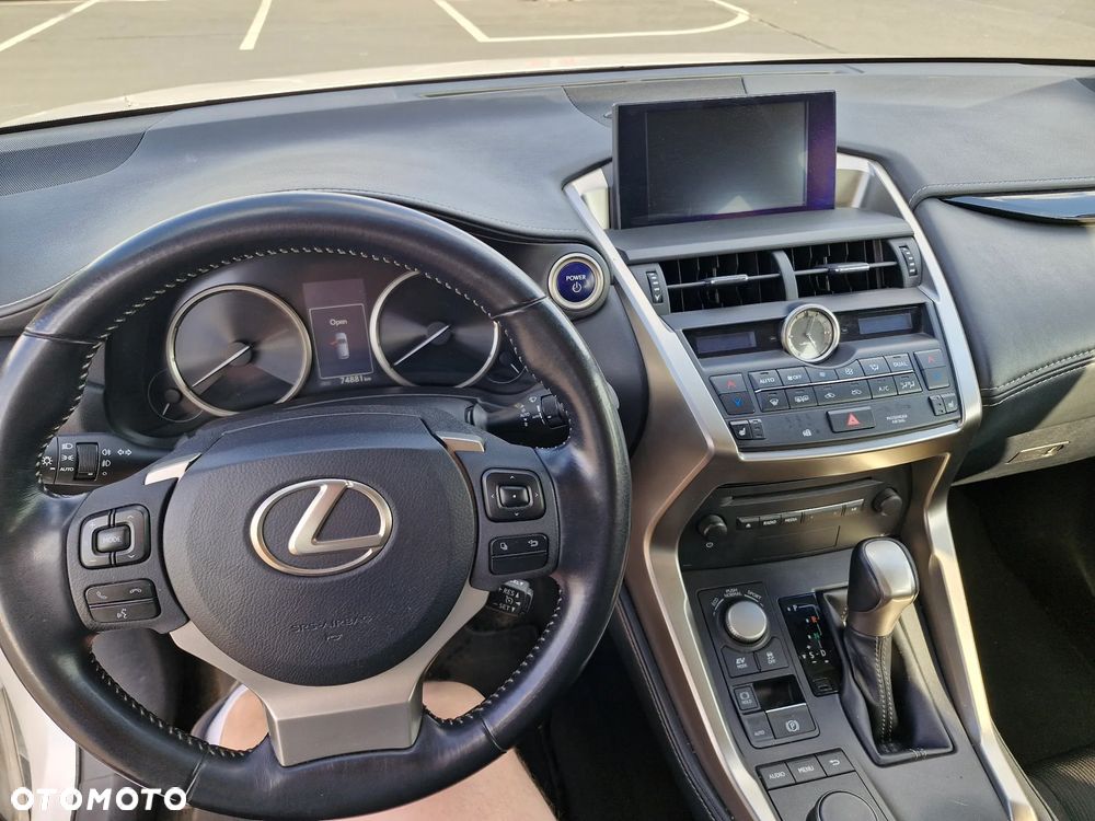 Lexus NX 300h Elite AWD - 22