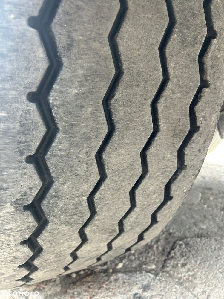 Schmitz Cargobull FIRANKA / PLANDEKI JAK NOWE / 657 841 KM PRZEBIEGU / ŁADNE OPONY / Z PEŁNYM WYPOSAŻENIEM DO ZAŁADUNKU / UCHWYTY PROMOWE / DOSTĘPNE 10 SZTUK KOLORY SREBRNY - NIEBIESKI - CZERWONY !! - 23