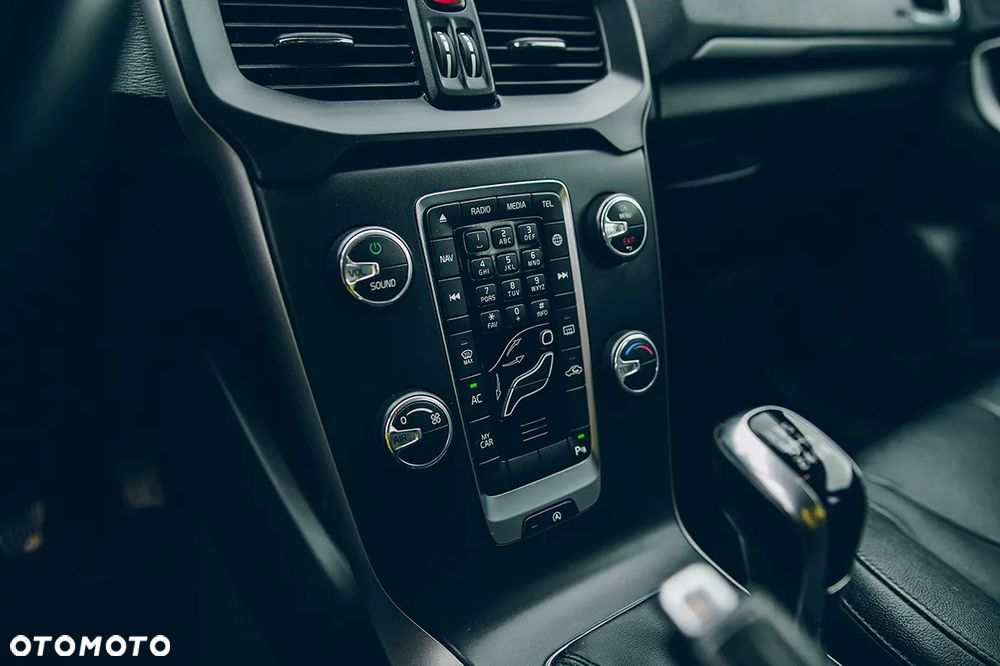 Volvo V40 D2 Drive-E Momentum - 25