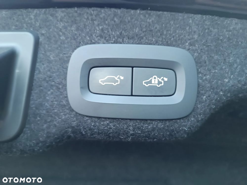 Volvo S90 B5 D AWD Inscription - 33