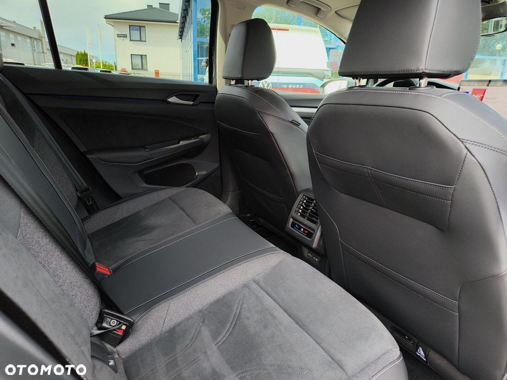 Volkswagen Golf - 26
