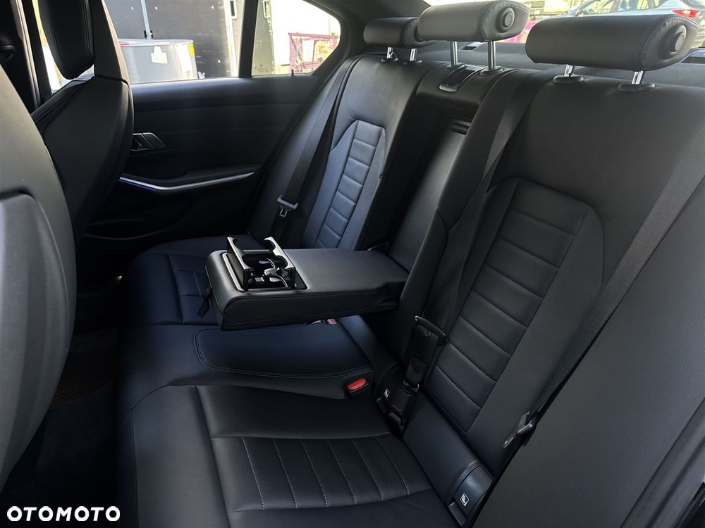 BMW Seria 3 - 22