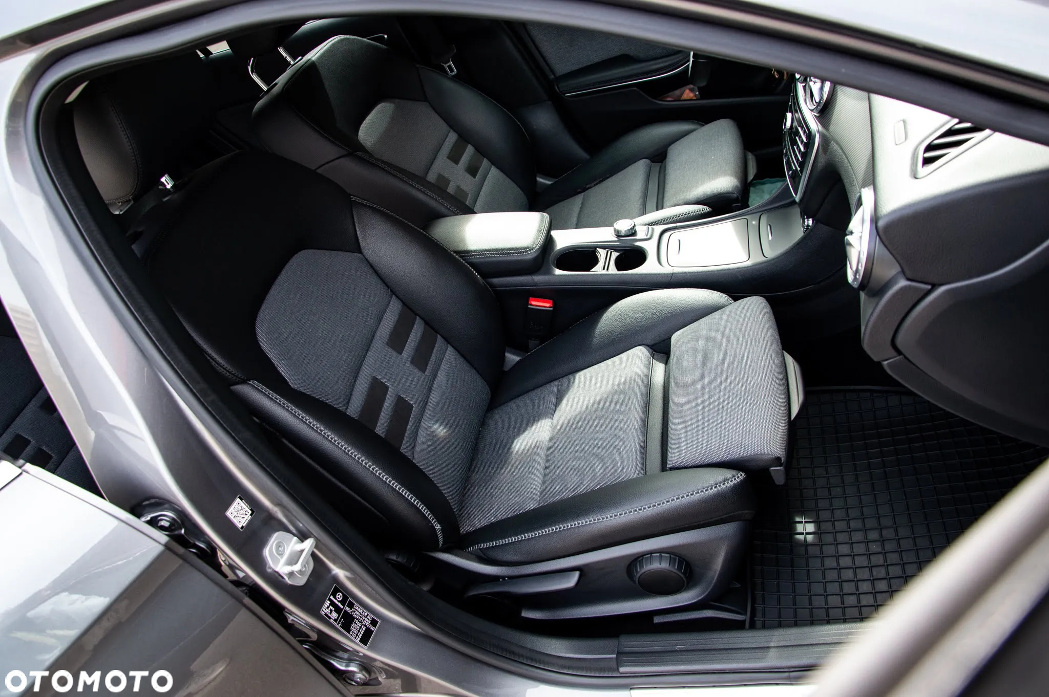 Mercedes-Benz GLA 180 d 7G-DCT - 8