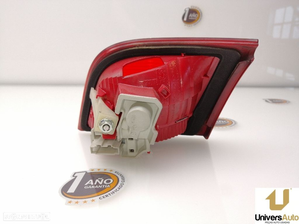FAROLIM TRASEIRO ESQUERDO AUDI A3 2006 -8P4945093B - 9