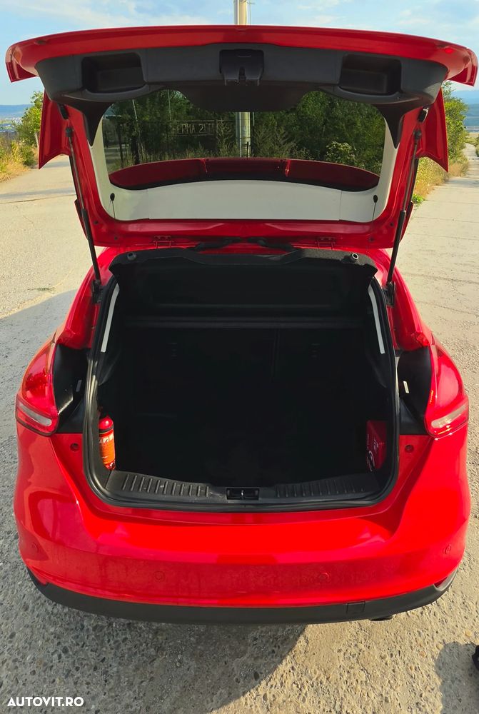Ford Focus 1.5 EcoBoost Titanium - 12
