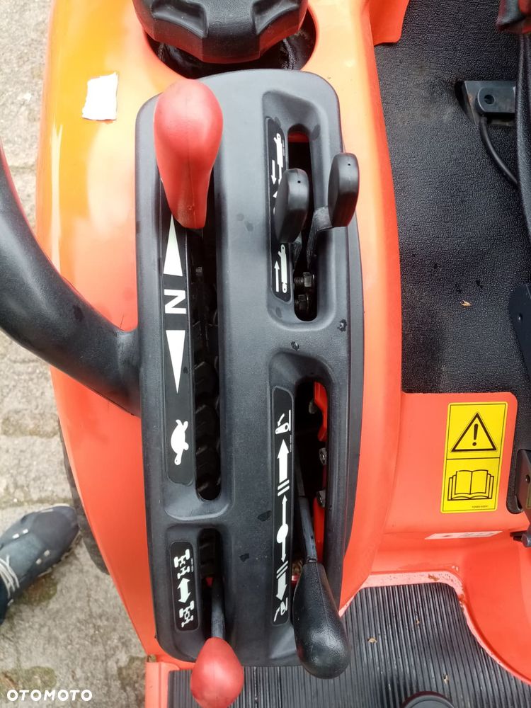 Kubota BX2350 - 9