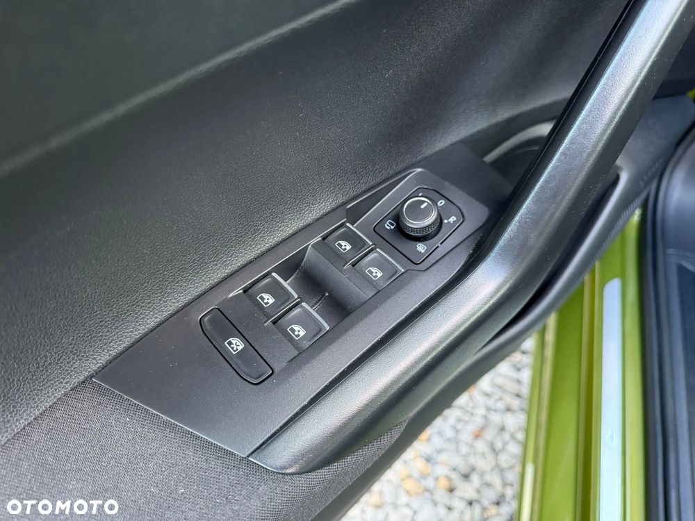 Volkswagen Taigo 1.5 TSI OPF DSG R-Line - 22