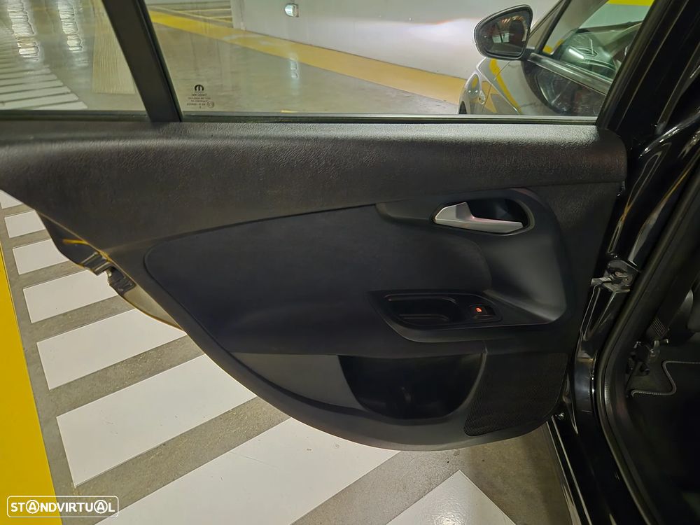 Fiat Tipo Station Wagon 1.3 M-Jet Lounge - 33