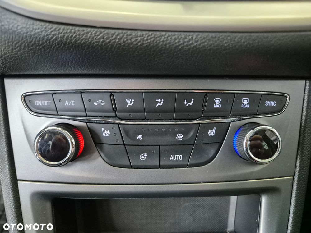 Opel Astra V 1.2 T Elegance S&S - 20