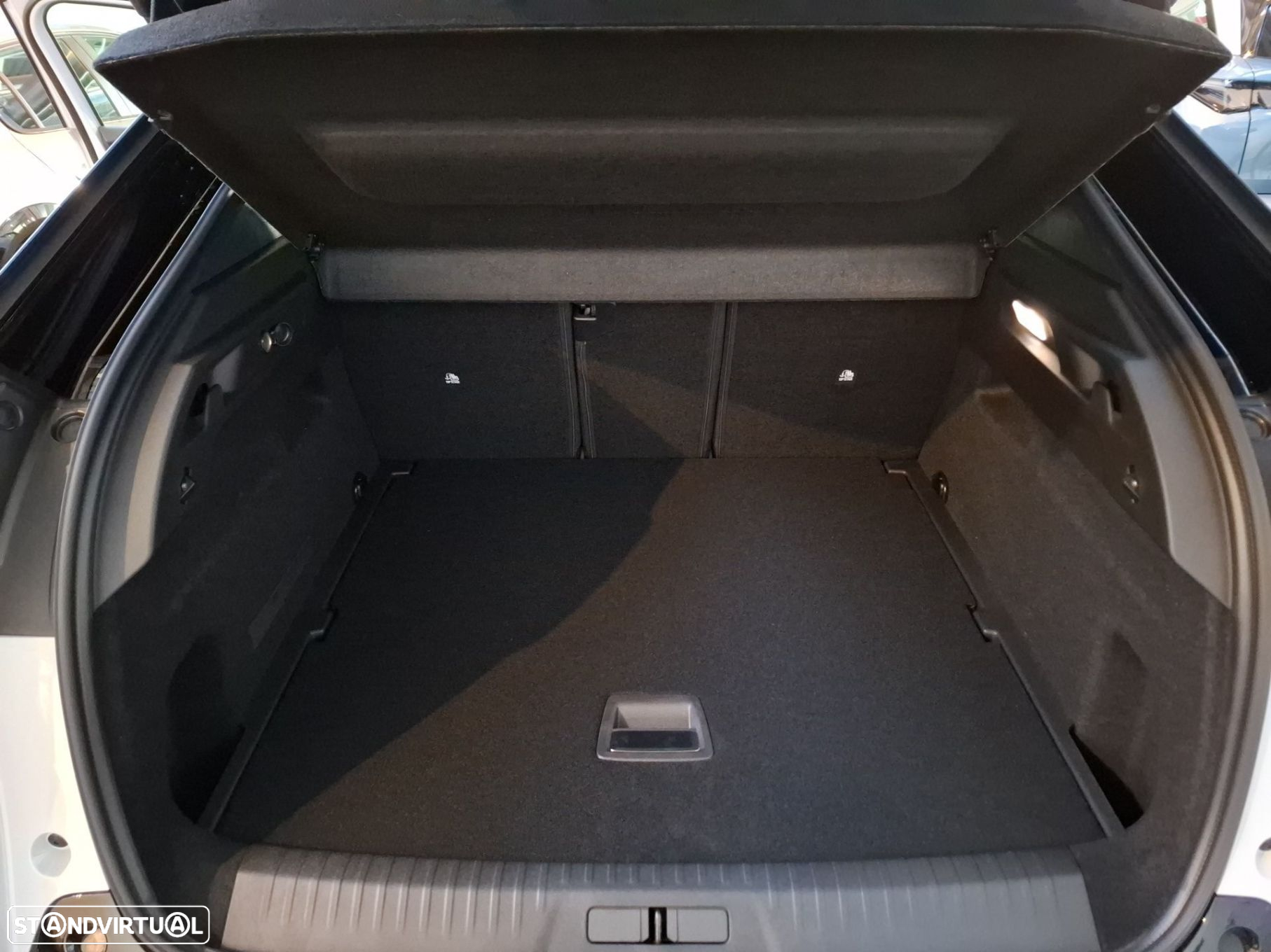 Peugeot E-3008 73 kWh GT - 21